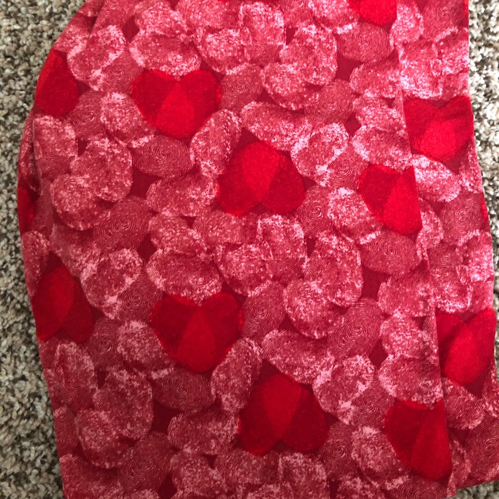 NWOT tc lularoe leggings. Thumbprint hearts!